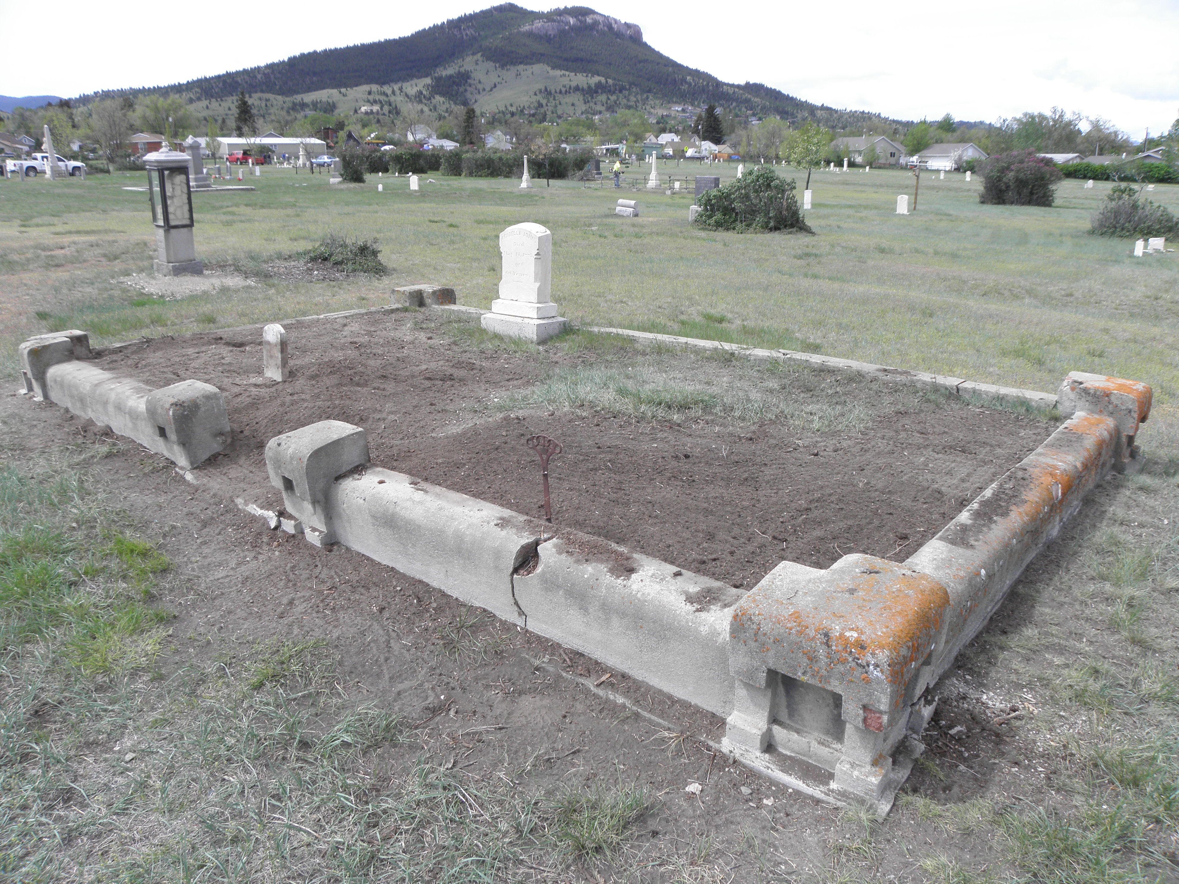 Arabella & Abner Adams plot in the Masonic section was cleaned up. Abner has only a metal Odd Fellow sign to mark his grave.